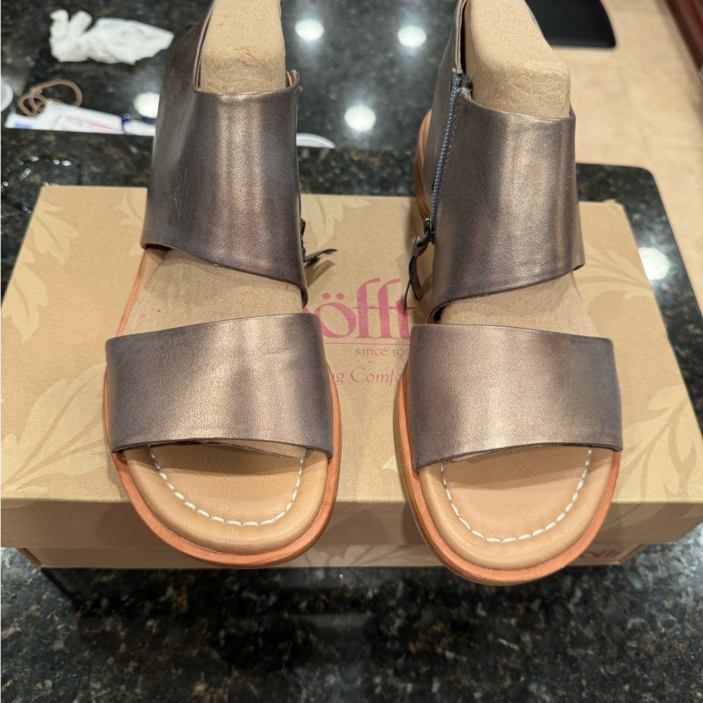 Sofft Metallic Bronze Sandals